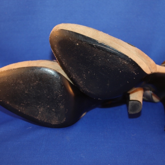 Suede Heel Closed Toe Metallic Strappy Platform - Picture 8 of 8